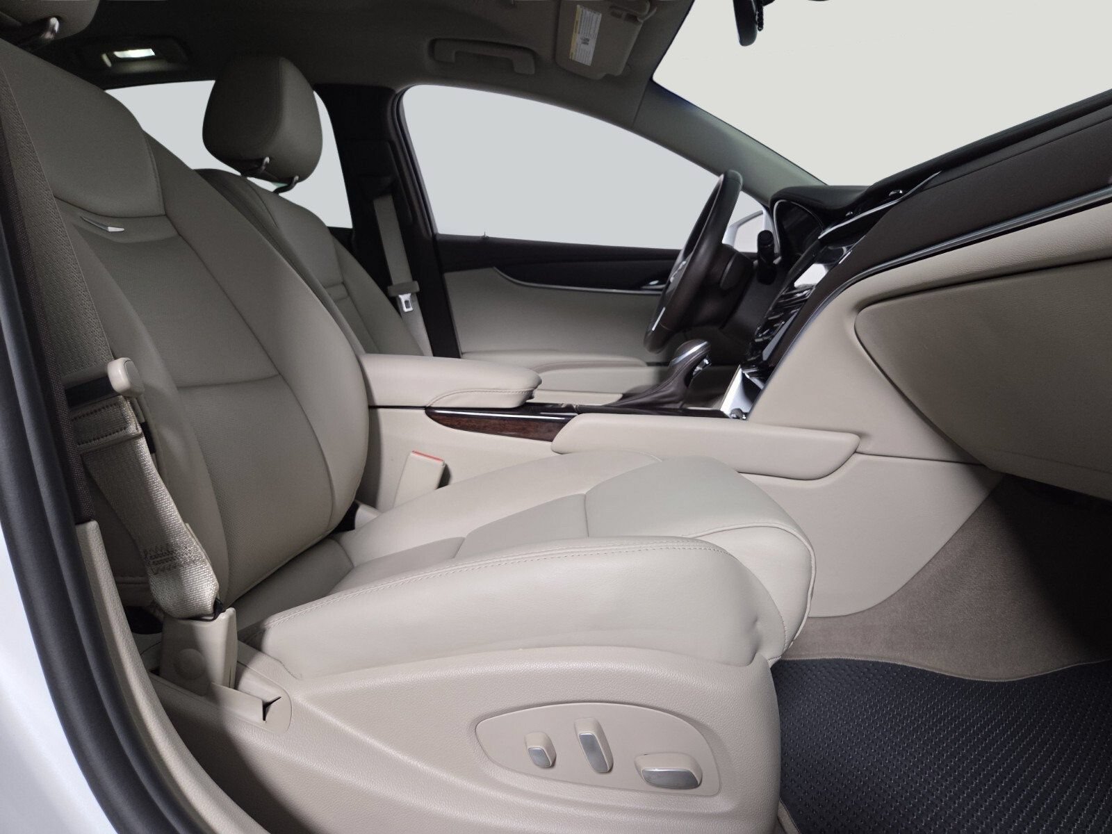 Used 2016 CRYSTAL WHITE TRICOAT Cadillac STD image 14