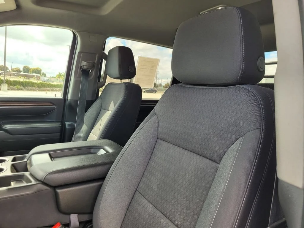 Used 2024 Summit White Chevrolet LT image 15