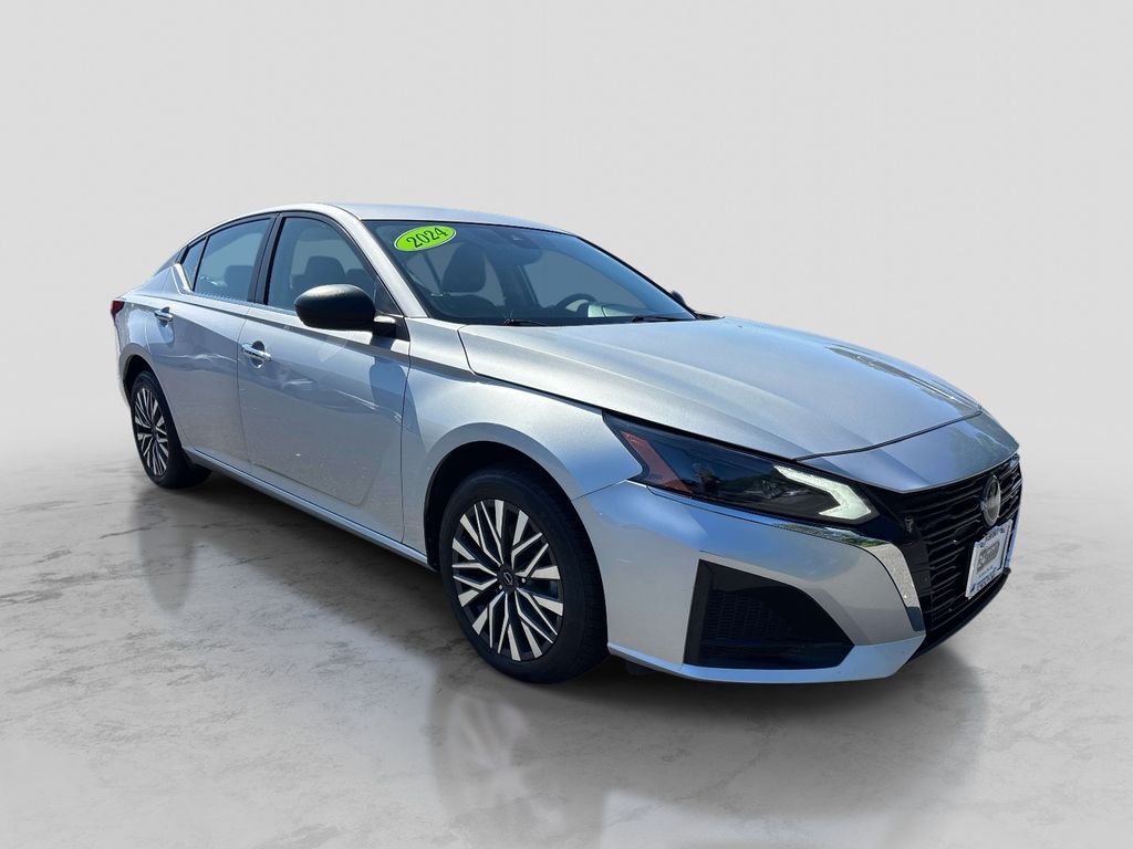 Used 2024 Silver Nissan 2.5 SV image 7