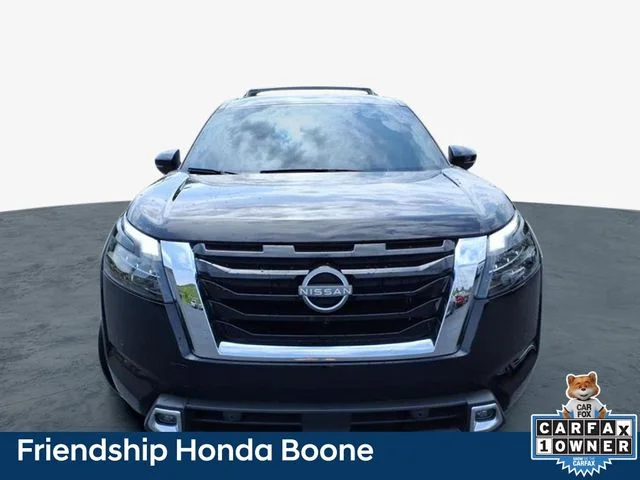 Used 2025 Black Nissan Platinum image 5