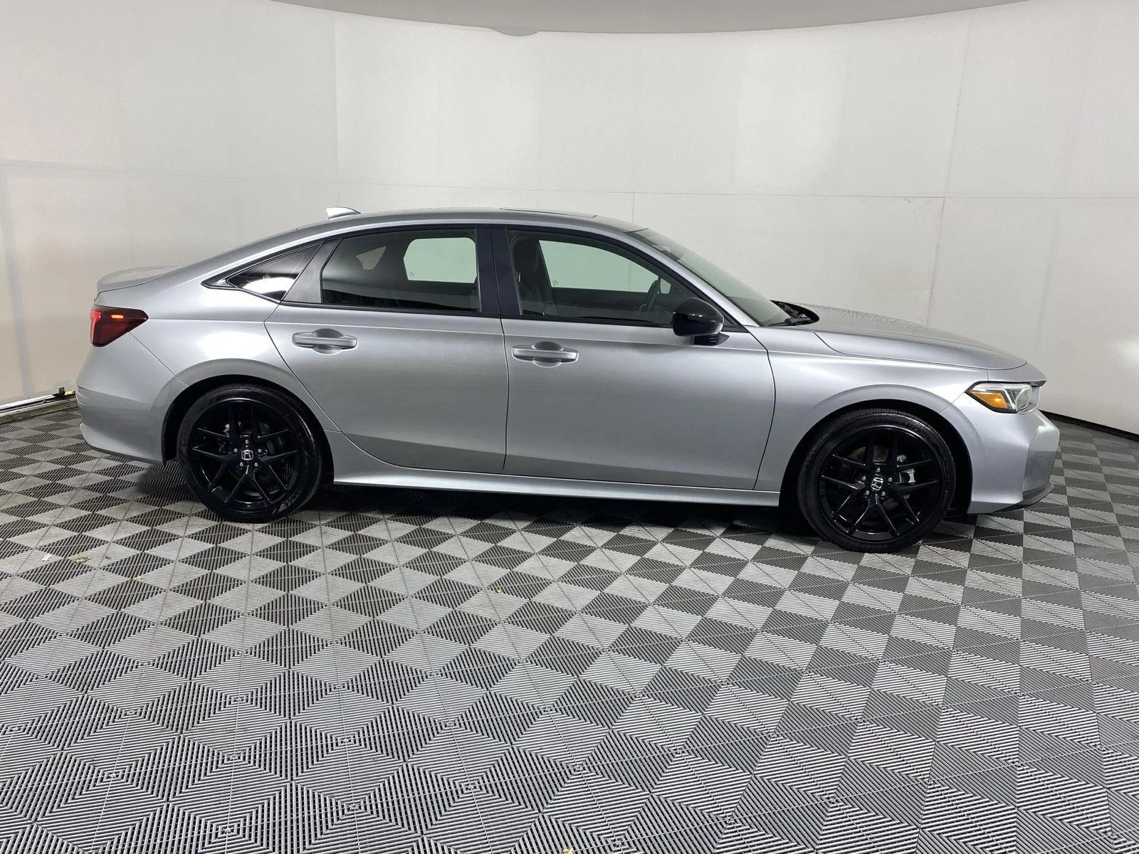 Used 2026 Solar Silver Metallic Honda Sport image 9