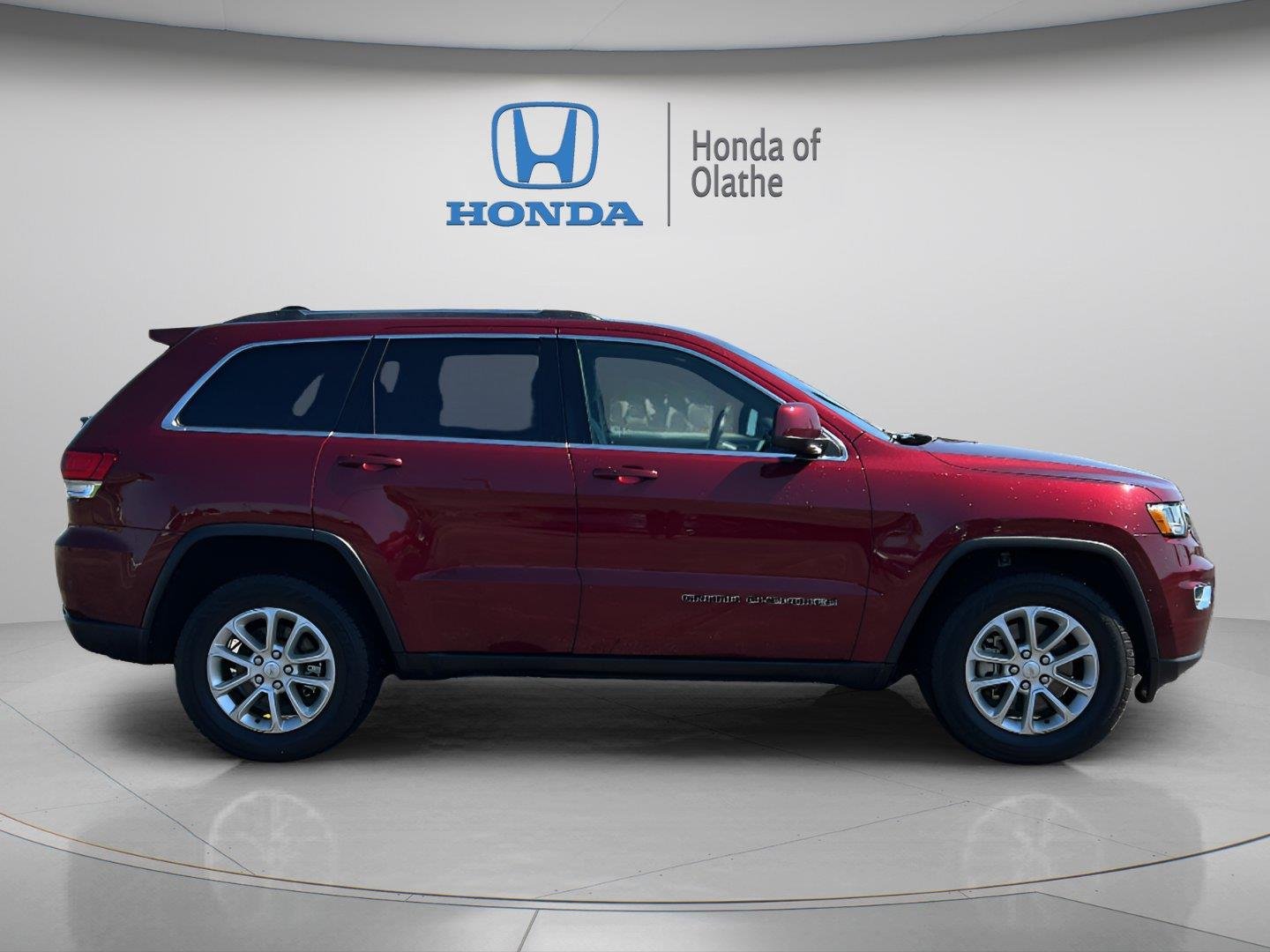 Used 2021 Jeep Grand Cherokee Laredo X with VIN 1C4RJFAG4MC674689 for sale in Kansas City
