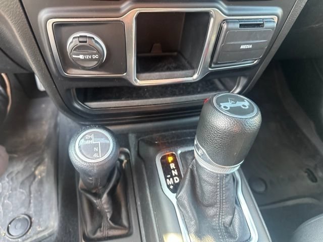 Used 2020 Billet Silver Metallic Clearcoat Jeep Unlimited Sport image 13
