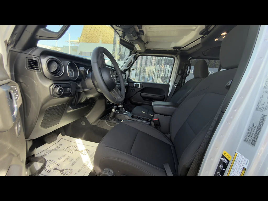 Used 2023 Silver Zynith Clear Coat Jeep Sport S image 5