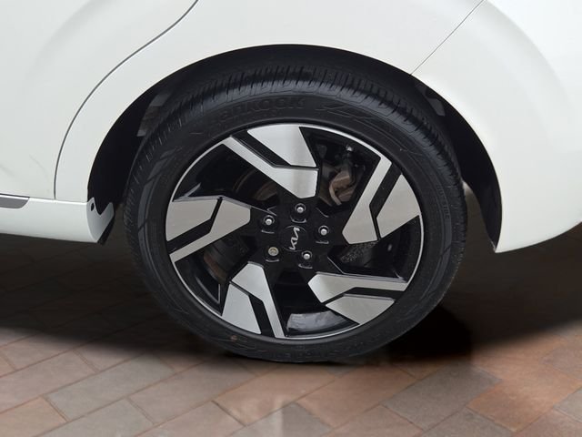 Used 2023 Snow White Pearl Kia GT-Line image 6