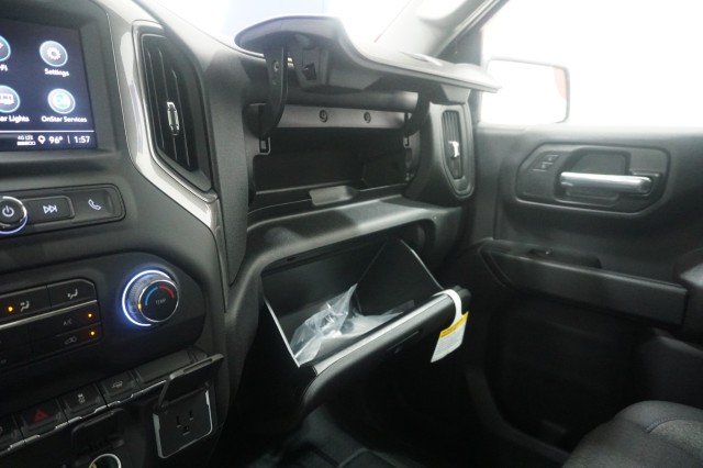 2025 Chevrolet Silverado 1500 Custom - Photo 35