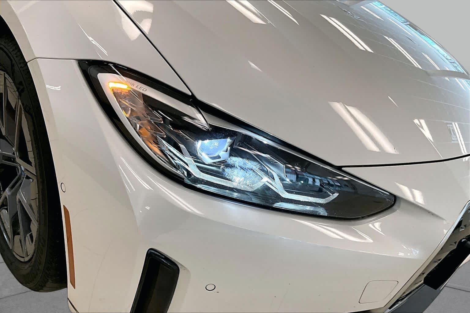 Used 2023 Mineral White Metallic BMW eDrive40 image 26