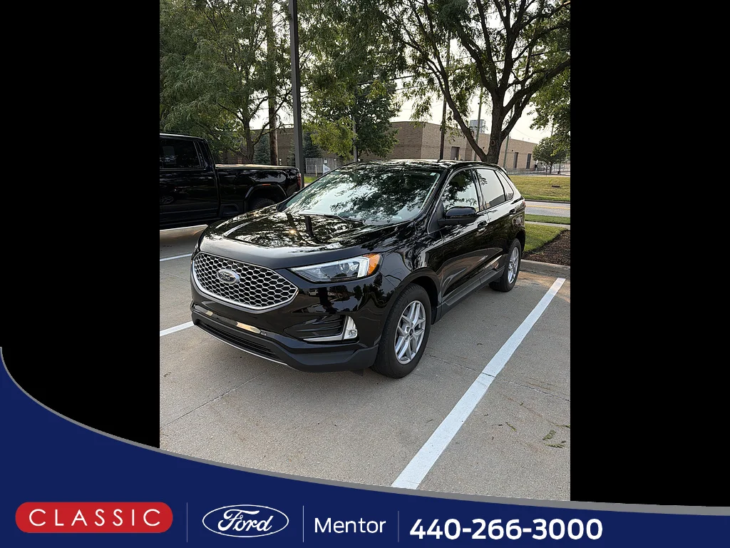 Used 2024 Agate Black Ford SEL image 1