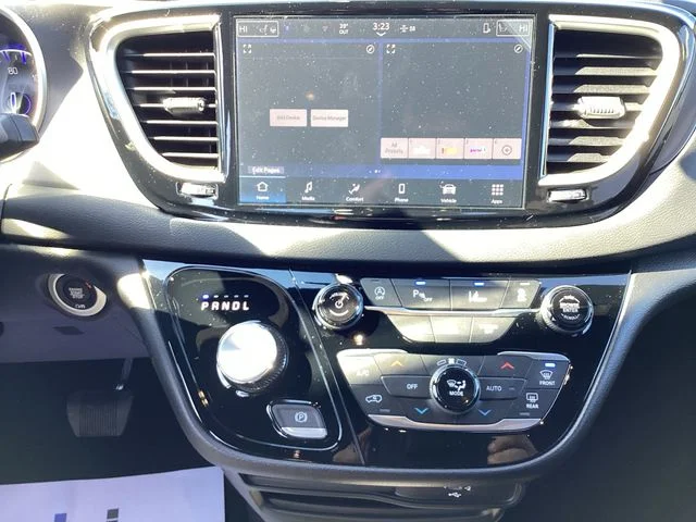 New 2026 Diamond Black Chrysler LX image 12