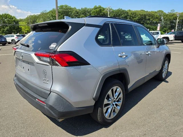 Used 2022 Gray Toyota XLE Premium image 6