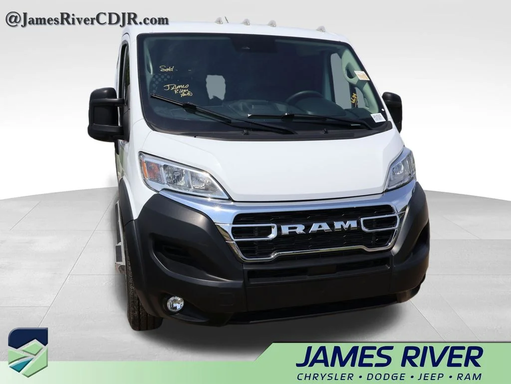 Used 2025 White Ram Base image 7