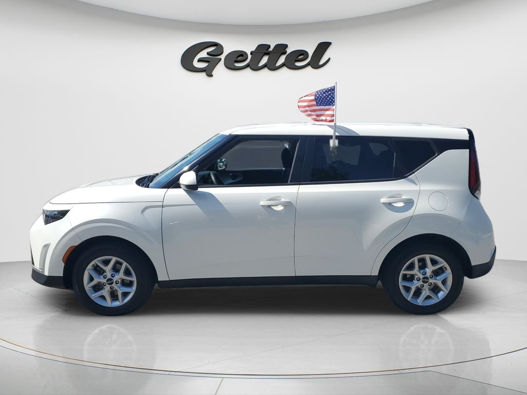 Used 2024 White Kia LX image 8