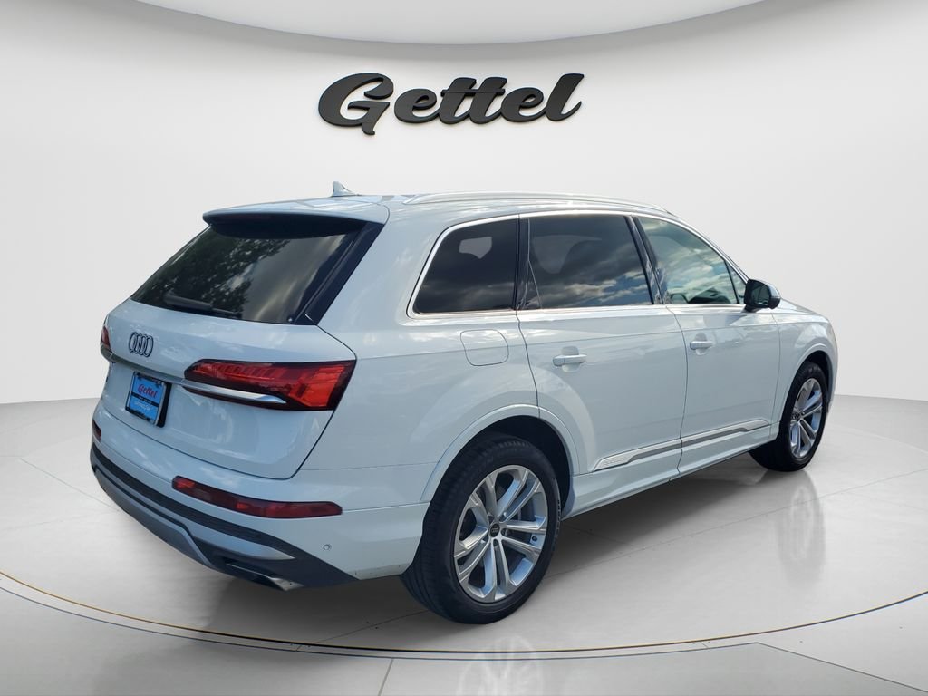 Used 2025  Audi 55 Premium Plus image 4