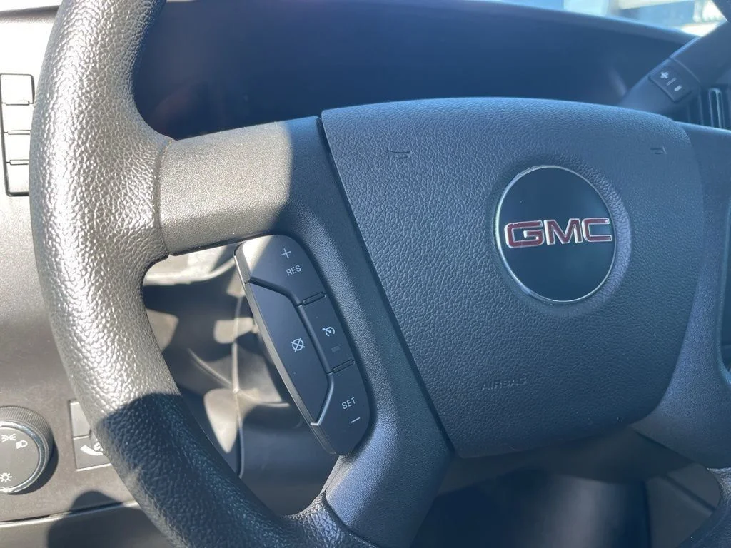 Used 2023 White GMC Work Van image 10