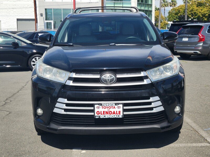 Used 2017 Toyota Highlander XLE with VIN 5TDKZRFH9HS521162 for sale in Glendale, CA