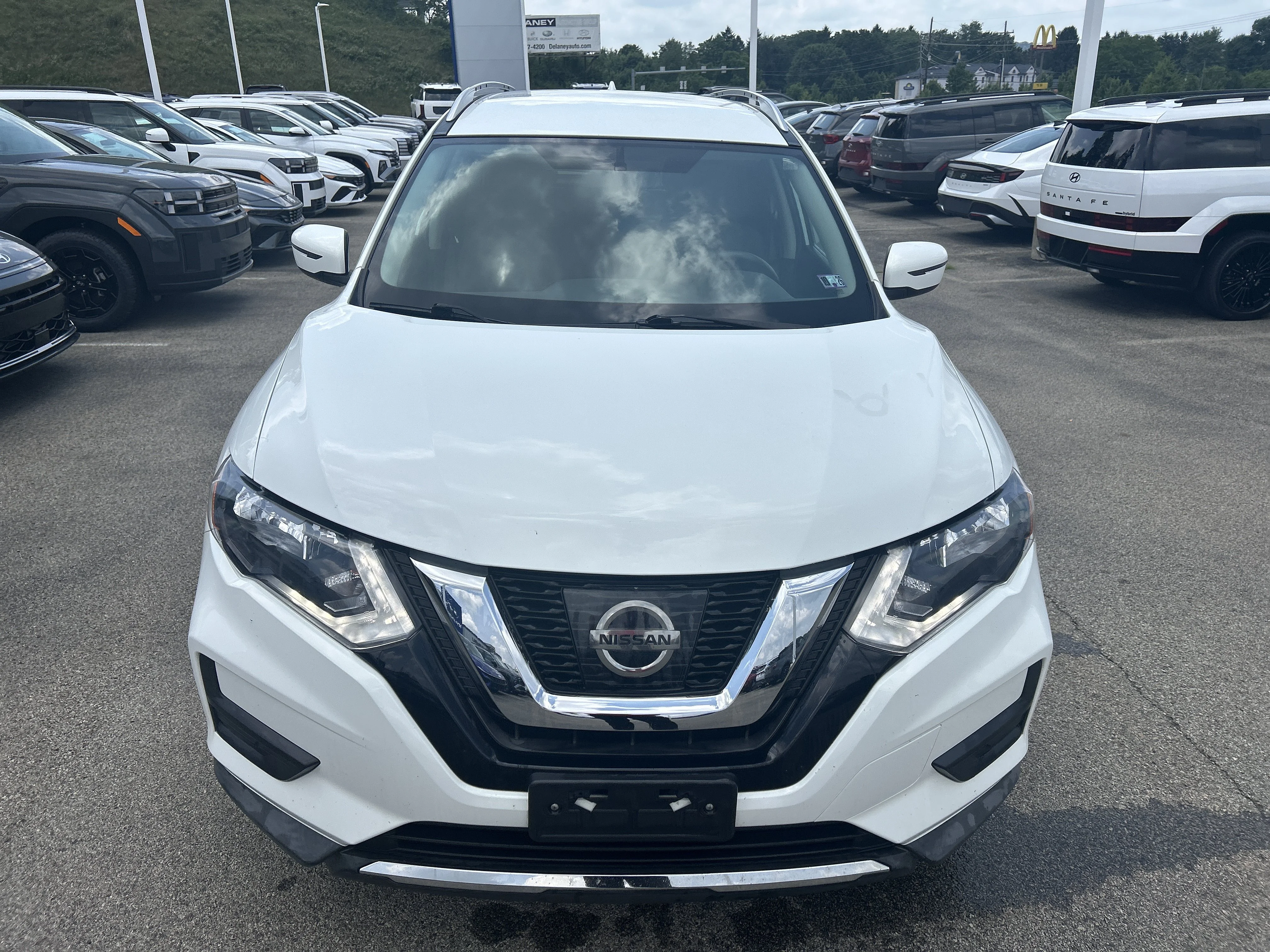Used 2017 Glacier White Nissan SV image 9