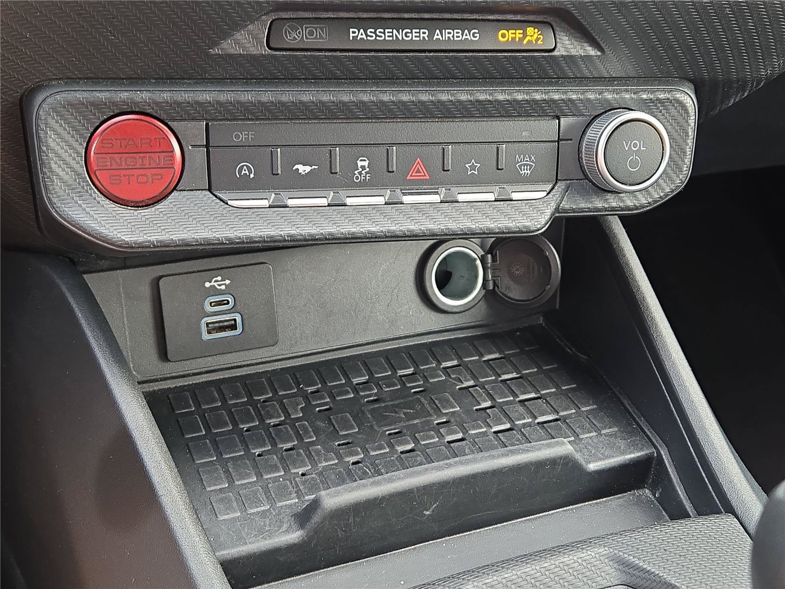 2024 Ford Mustang EcoBoost - Photo 24