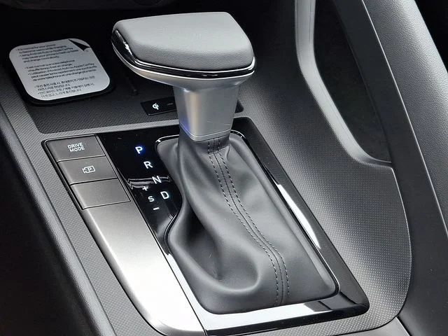 New 2026 White Hyundai SEL Sport image 17