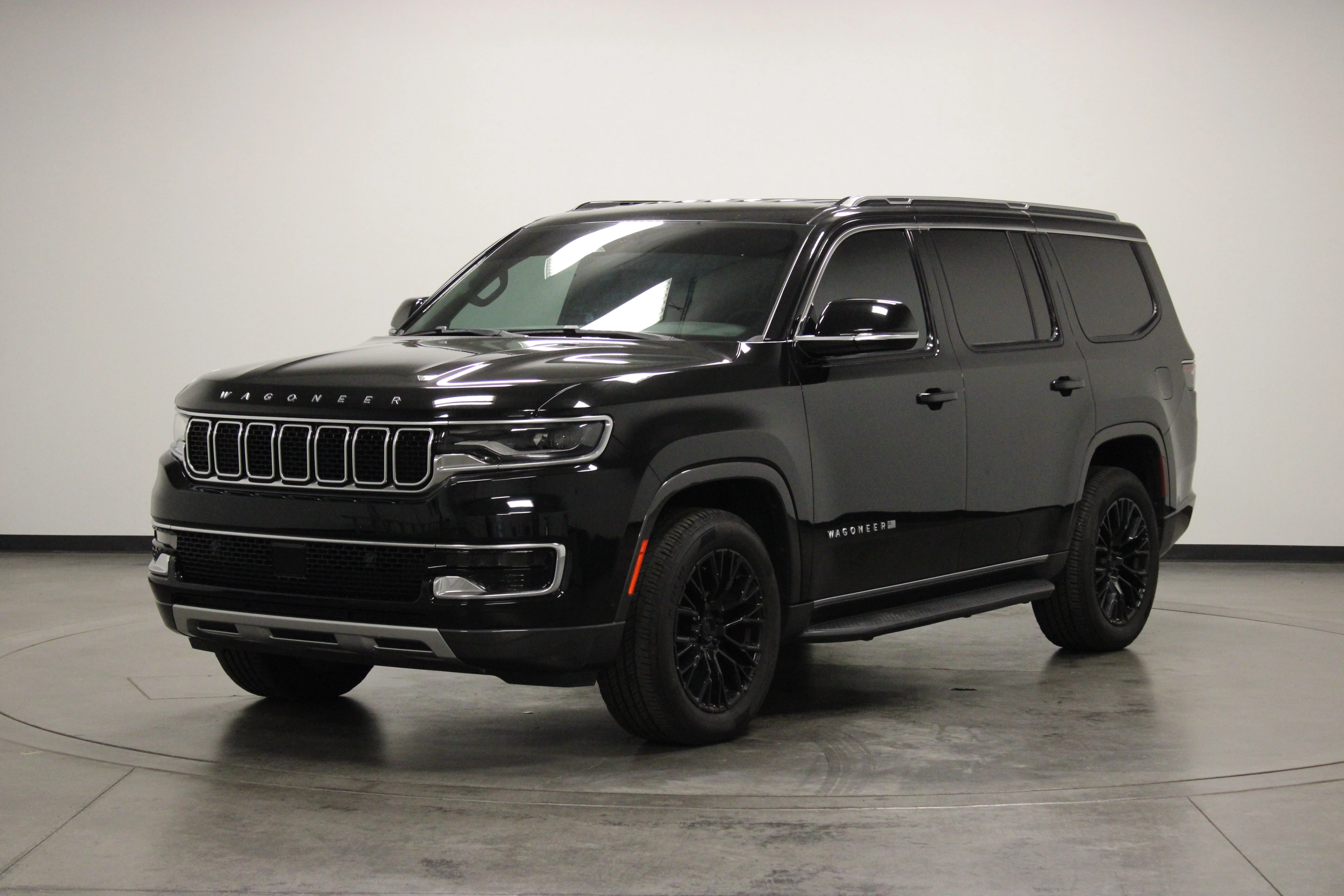Used 2022 Diamond Black Crystal Pearlcoat Jeep Series II image 4