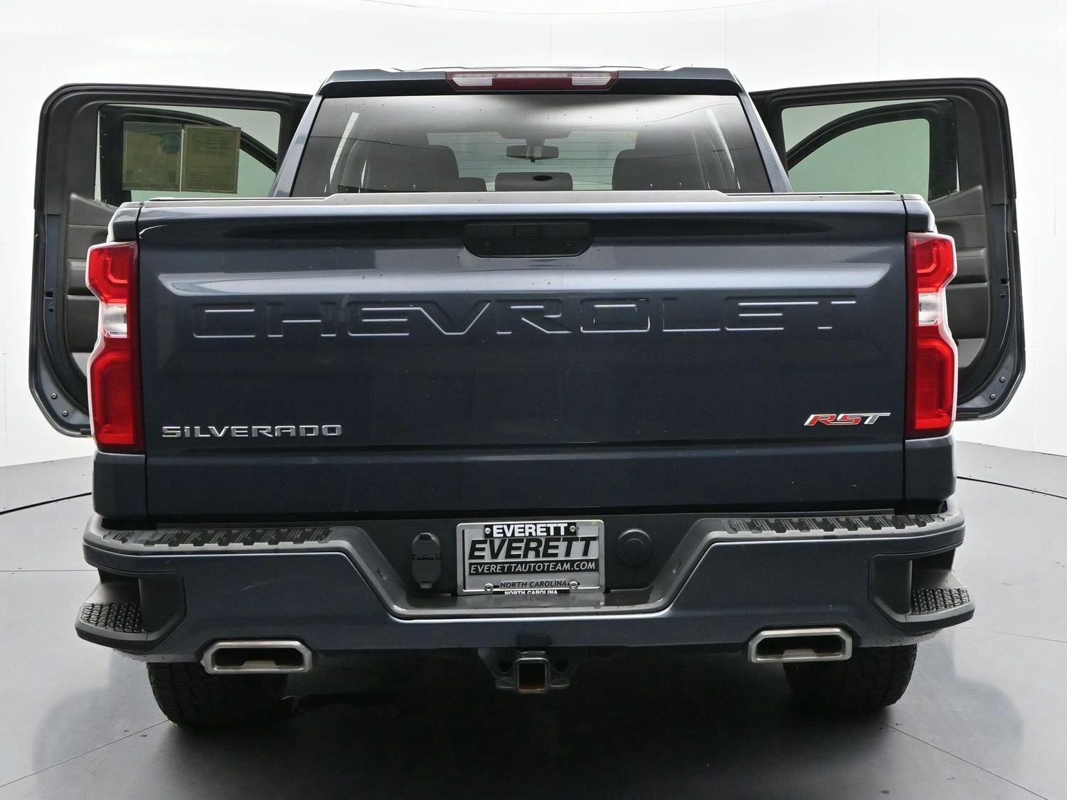 Used 2021 SHADOW GRAY METALLIC Chevrolet RST image 41