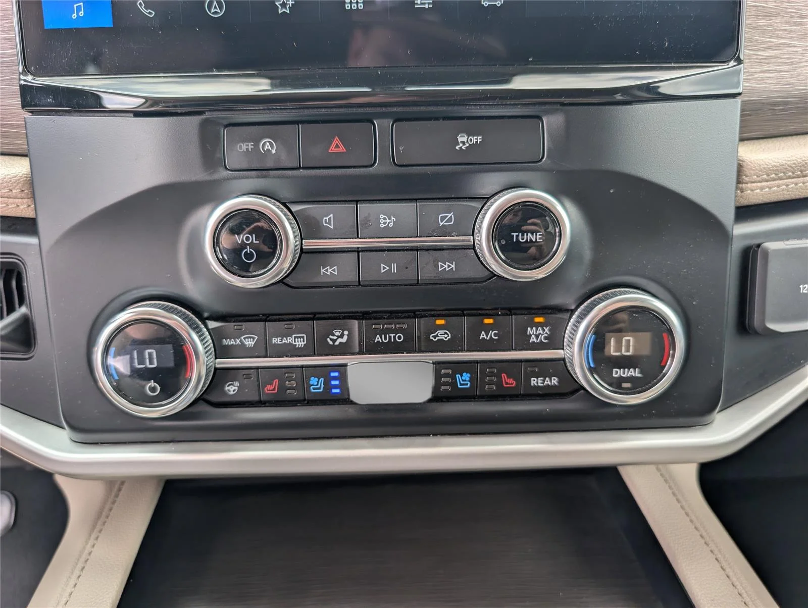 Used 2024 Agate Black Ford Limited image 21