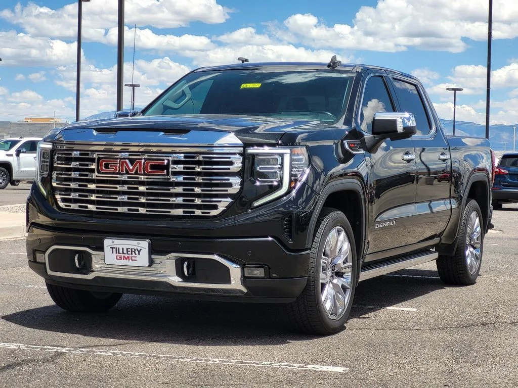 Used 2022 Onyx Black GMC Denali image 4