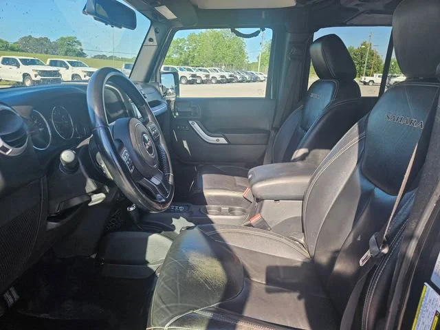 Used 2017 Black Jeep Sahara image 9