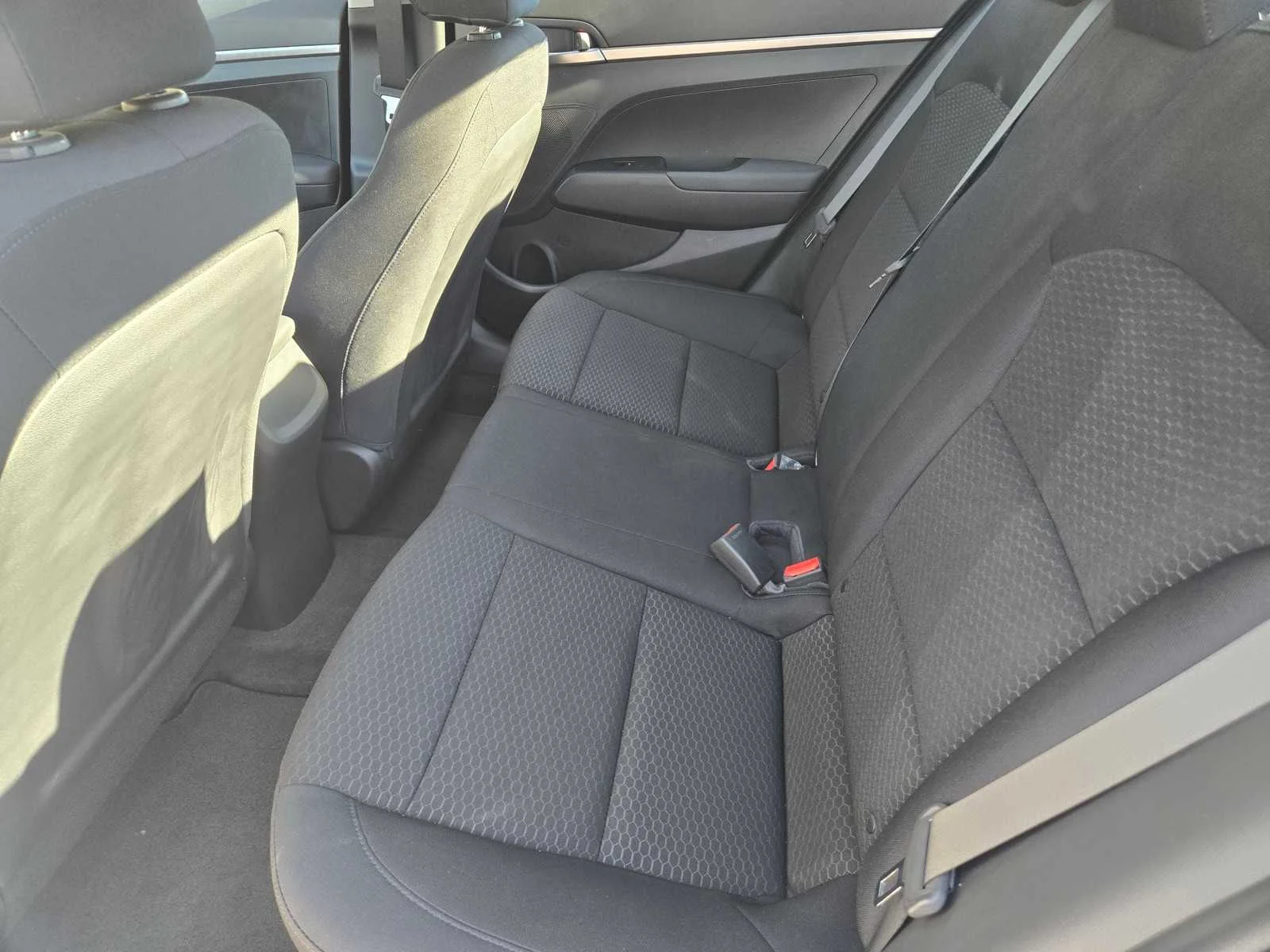 Used 2020  Hyundai SE image 13