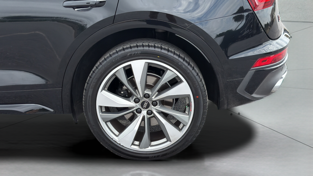 Used 2024  Audi Premium Plus image 16
