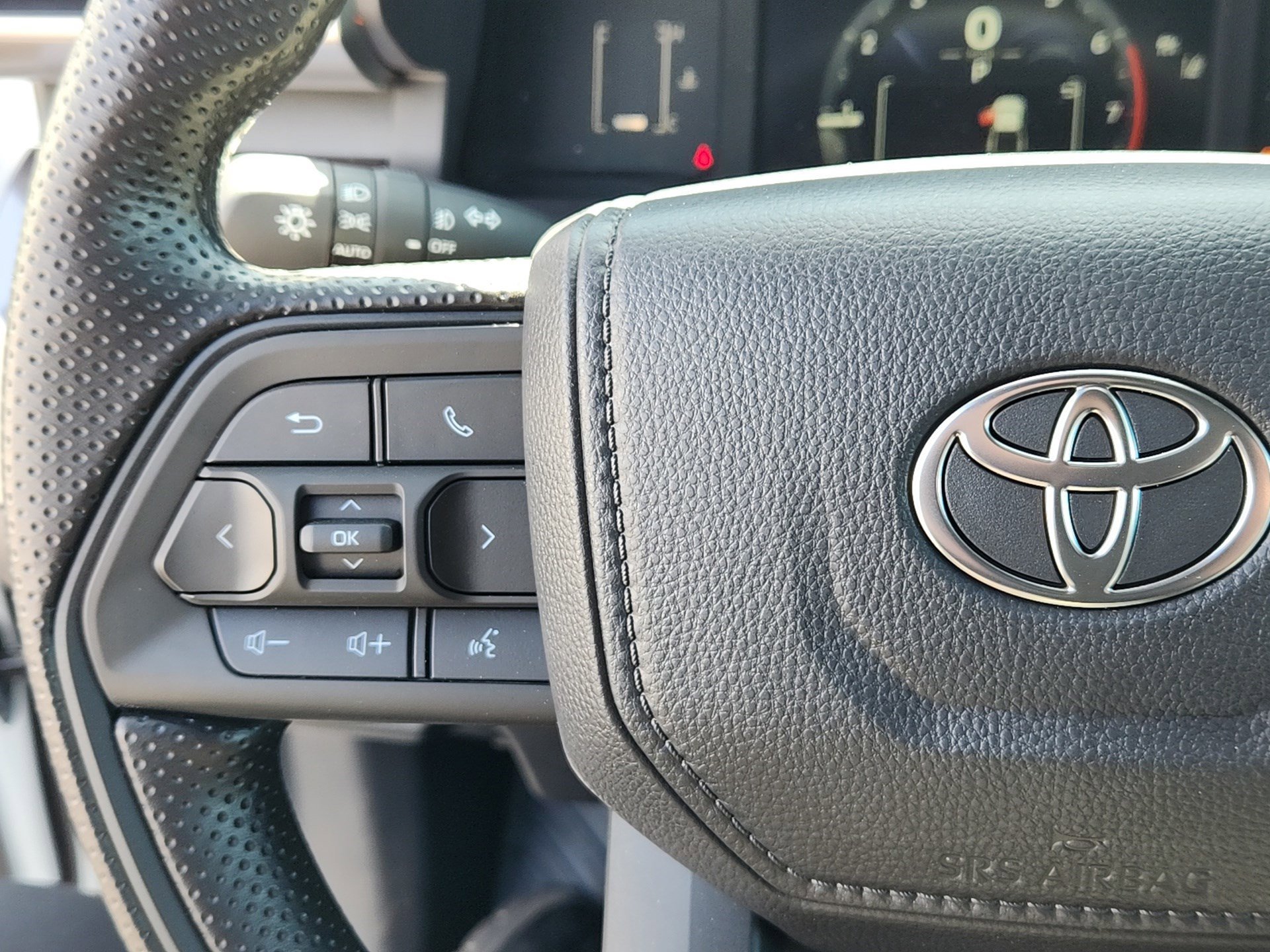 New 2026 Ice Cap Toyota  SR5 image 18