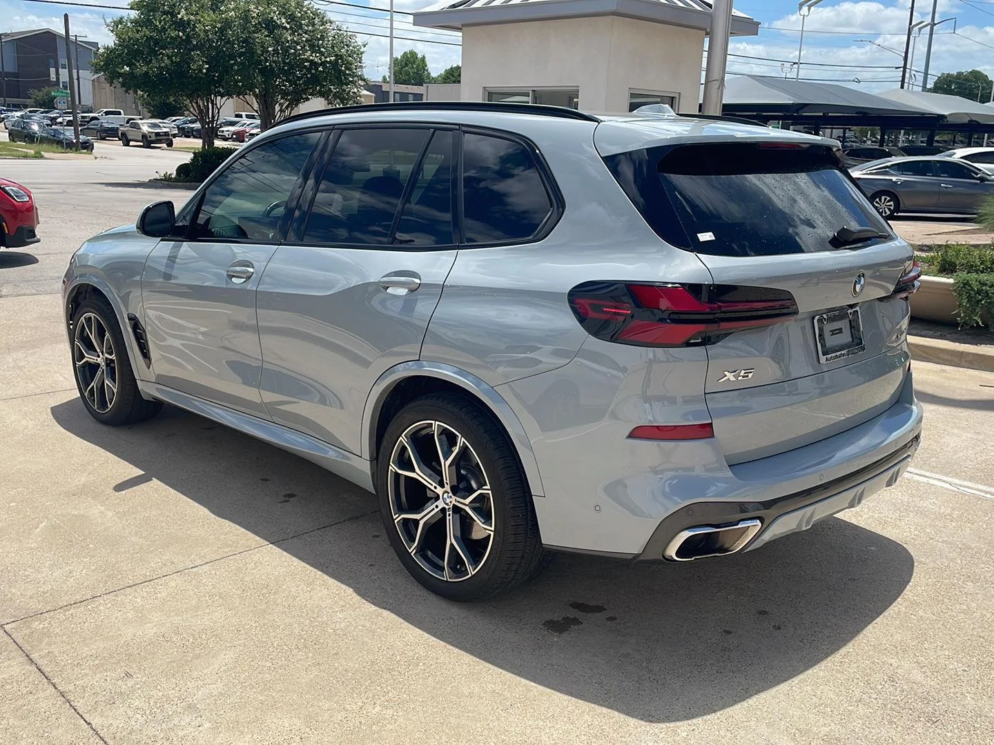 Used 2024 Brooklyn Grey Metallic BMW xDrive40i image 4