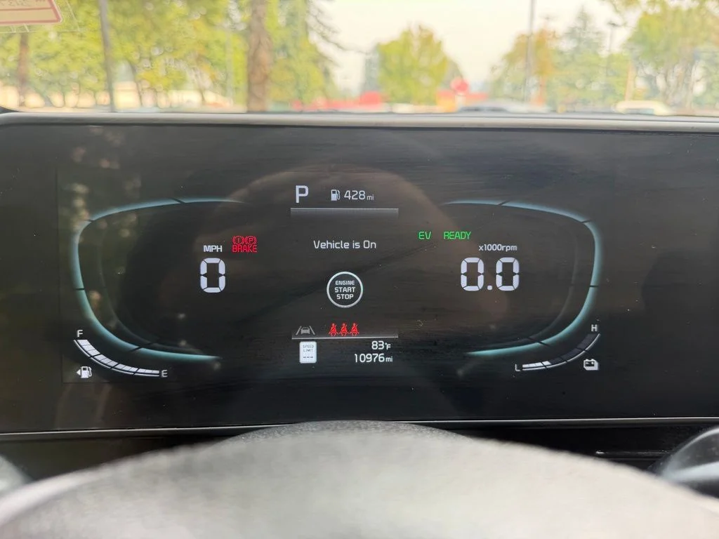 Certified Used 2025 Snow White Pearl Kia EX image 17