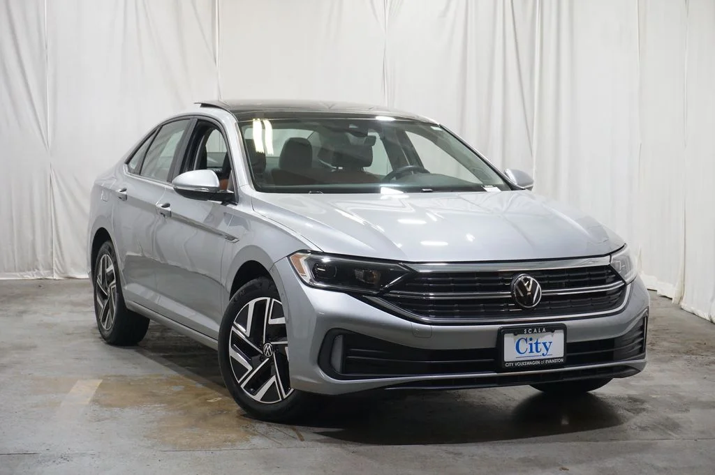 Certified Used 2023 Silver Volkswagen 1.5T SEL image 2