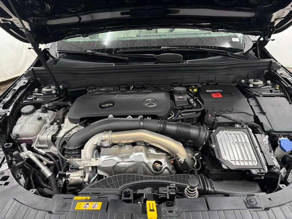 New 2026 Night Black Mercedes-Benz GLB 250 image 31