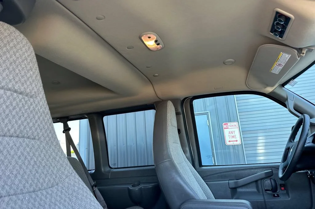 2024 Chevrolet Express Passenger LT - Photo 18