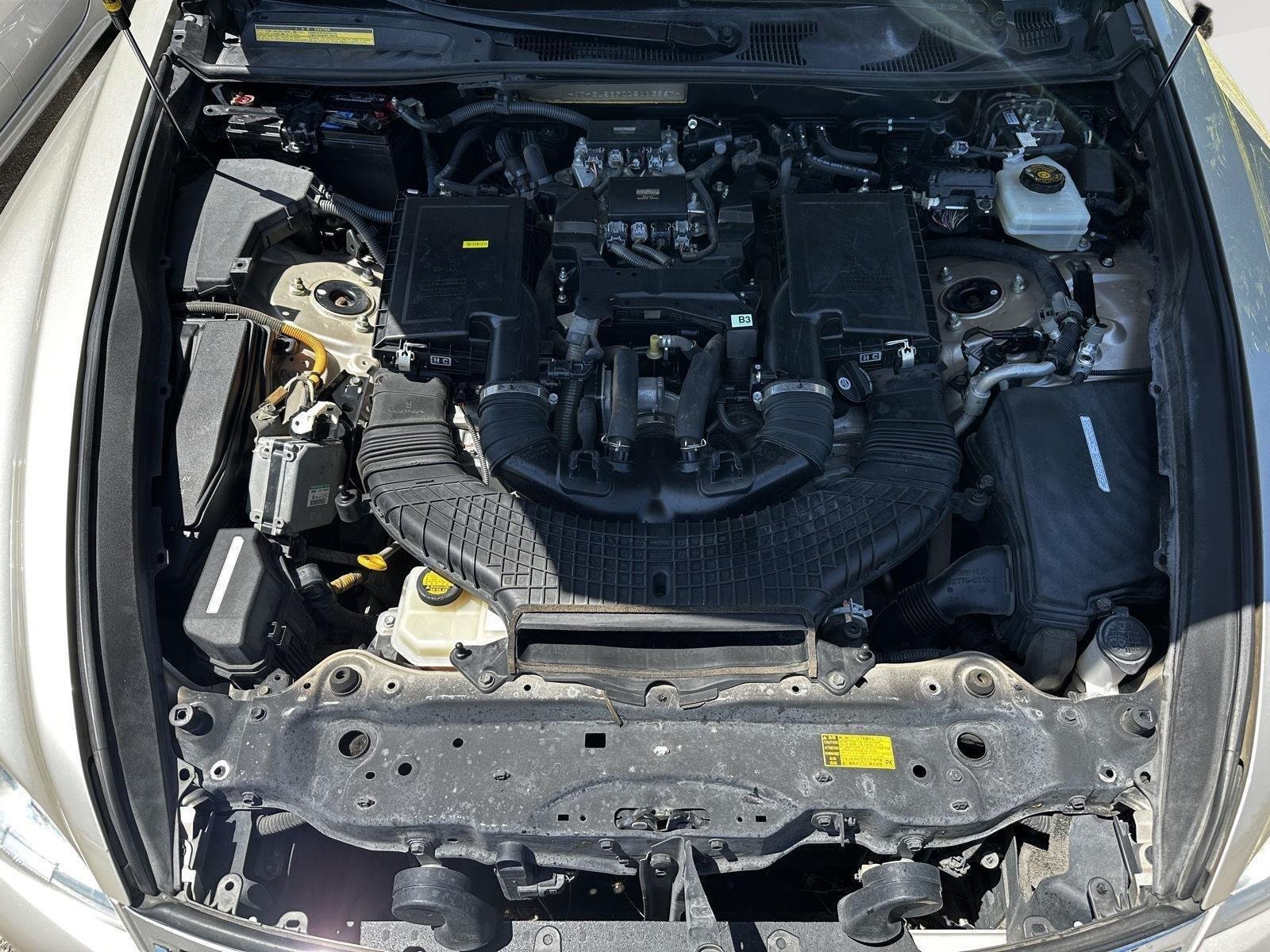 Used 2013 Satin Cashmere Metallic Lexus  image 33