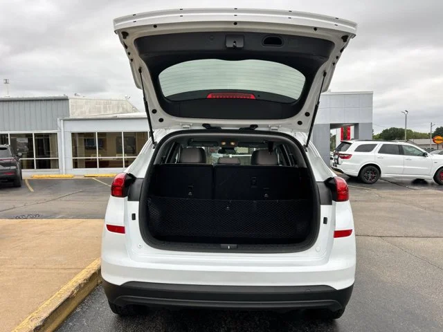 2021 Hyundai Tucson SE - Photo 10