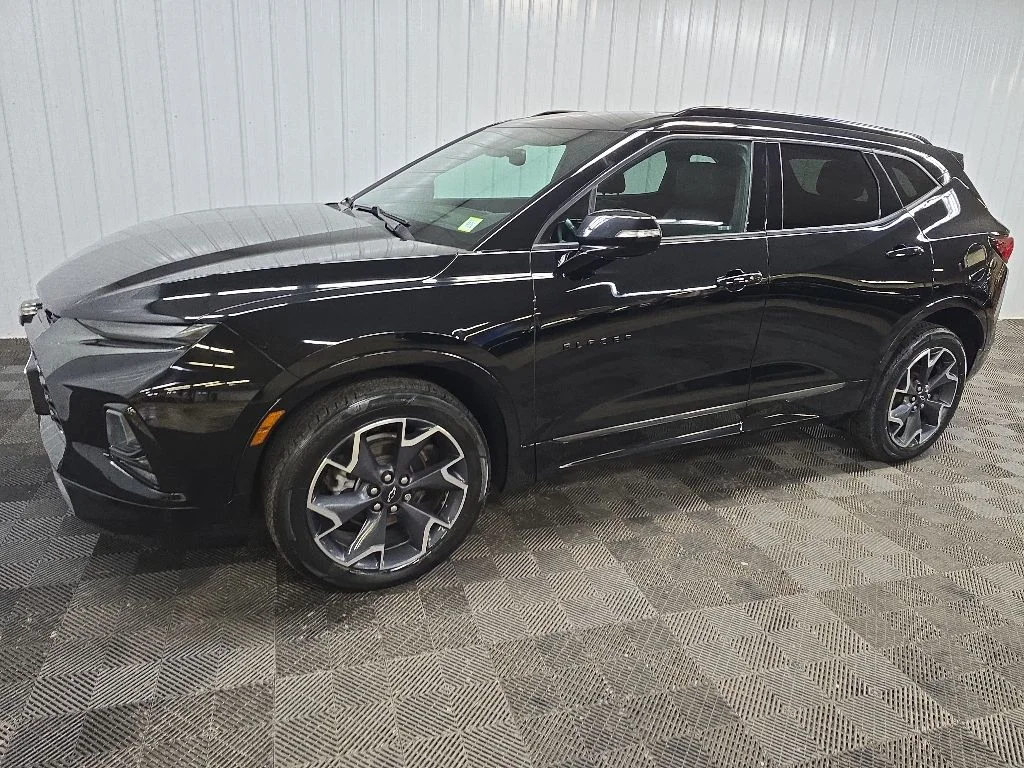 Used 2022 Black Chevrolet RS image 6