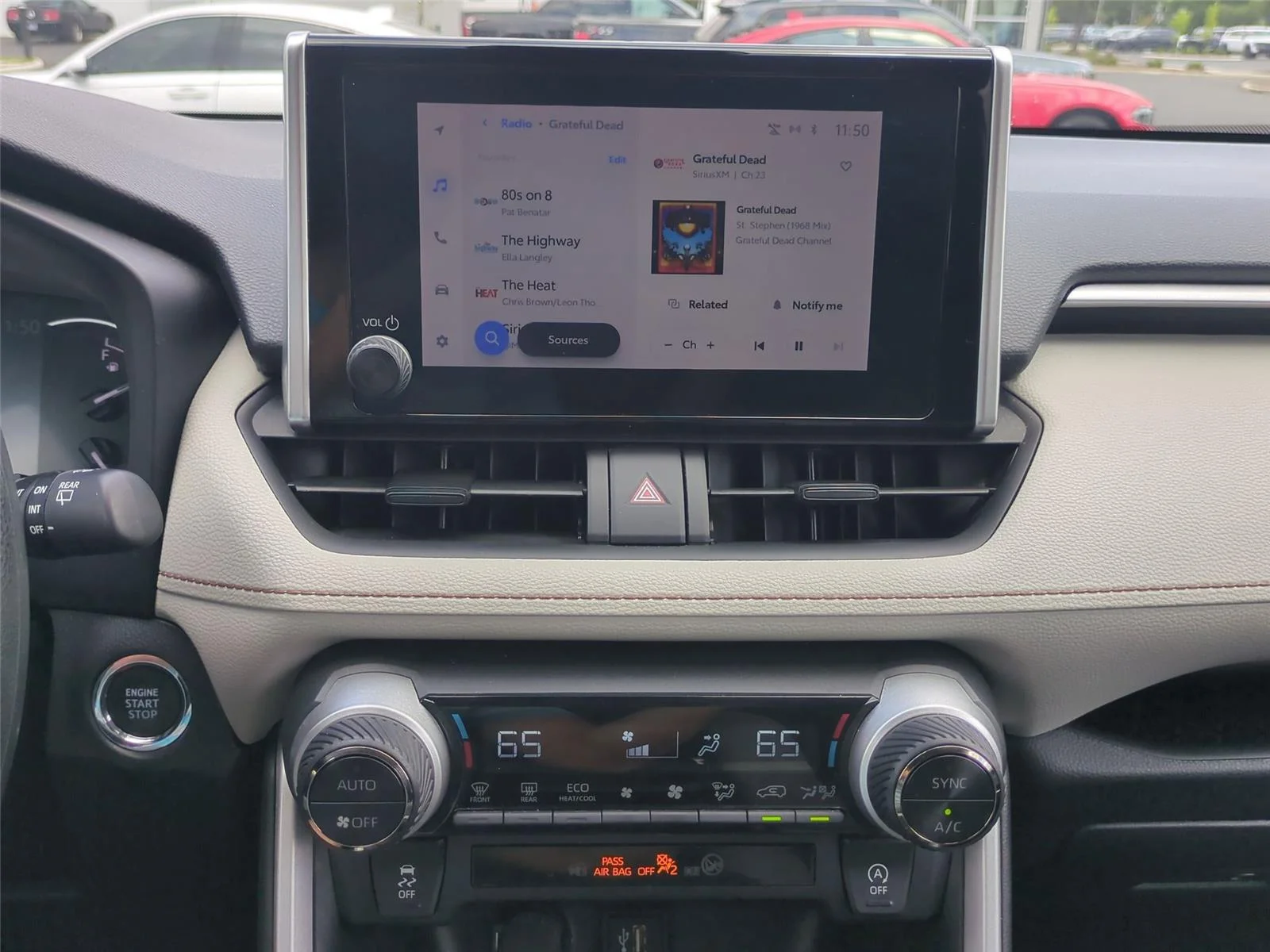 2024 Toyota RAV4 XLE - Photo 36