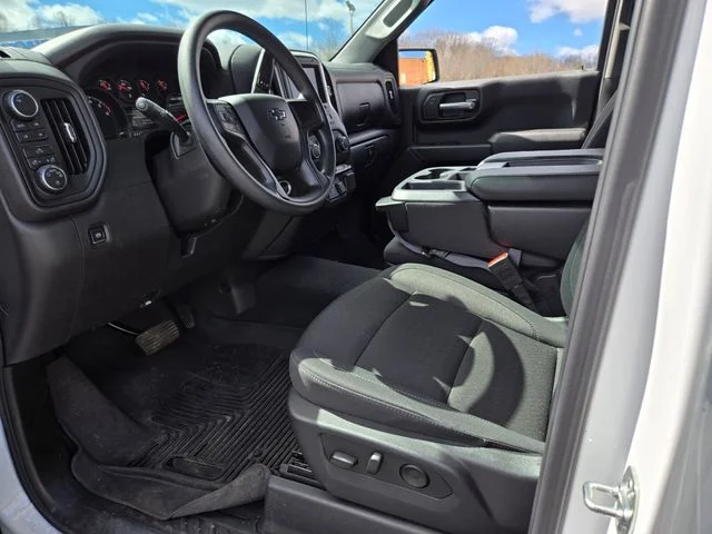 Used 2025 White Chevrolet Custom Trail Boss image 10