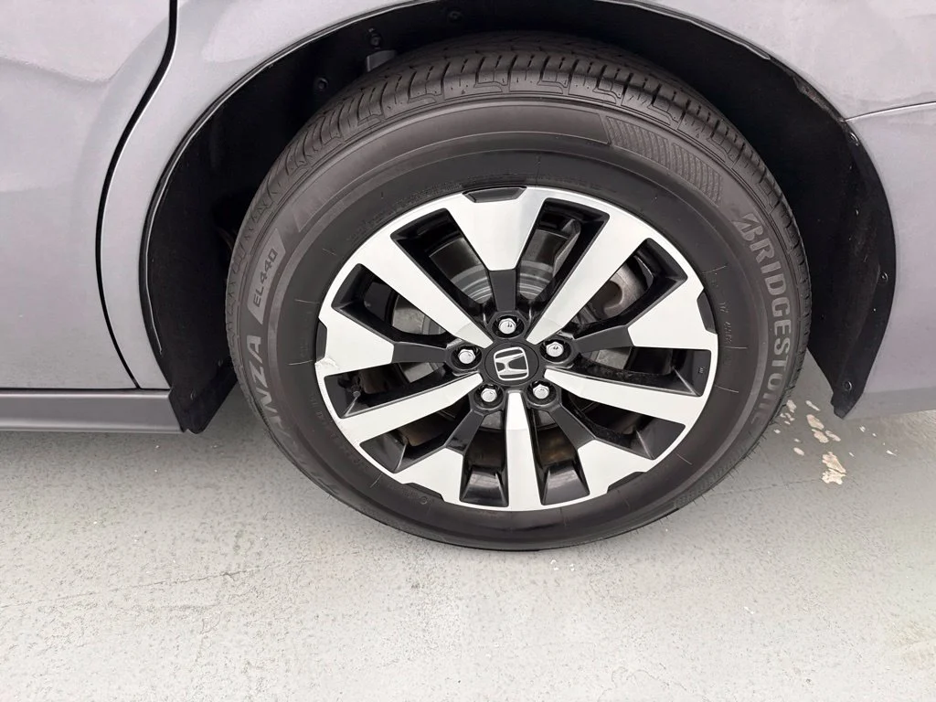 2025 Honda Odyssey EX-L Minivan Slide 5