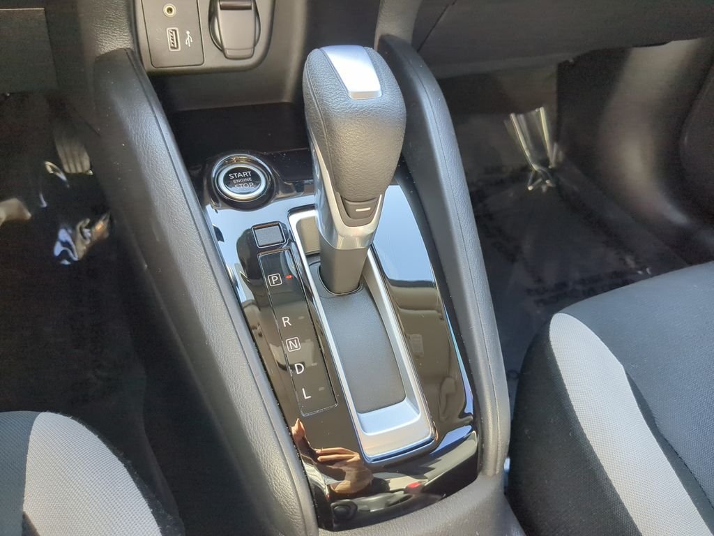 Used 2021 Red Nissan 1.6 SV image 22