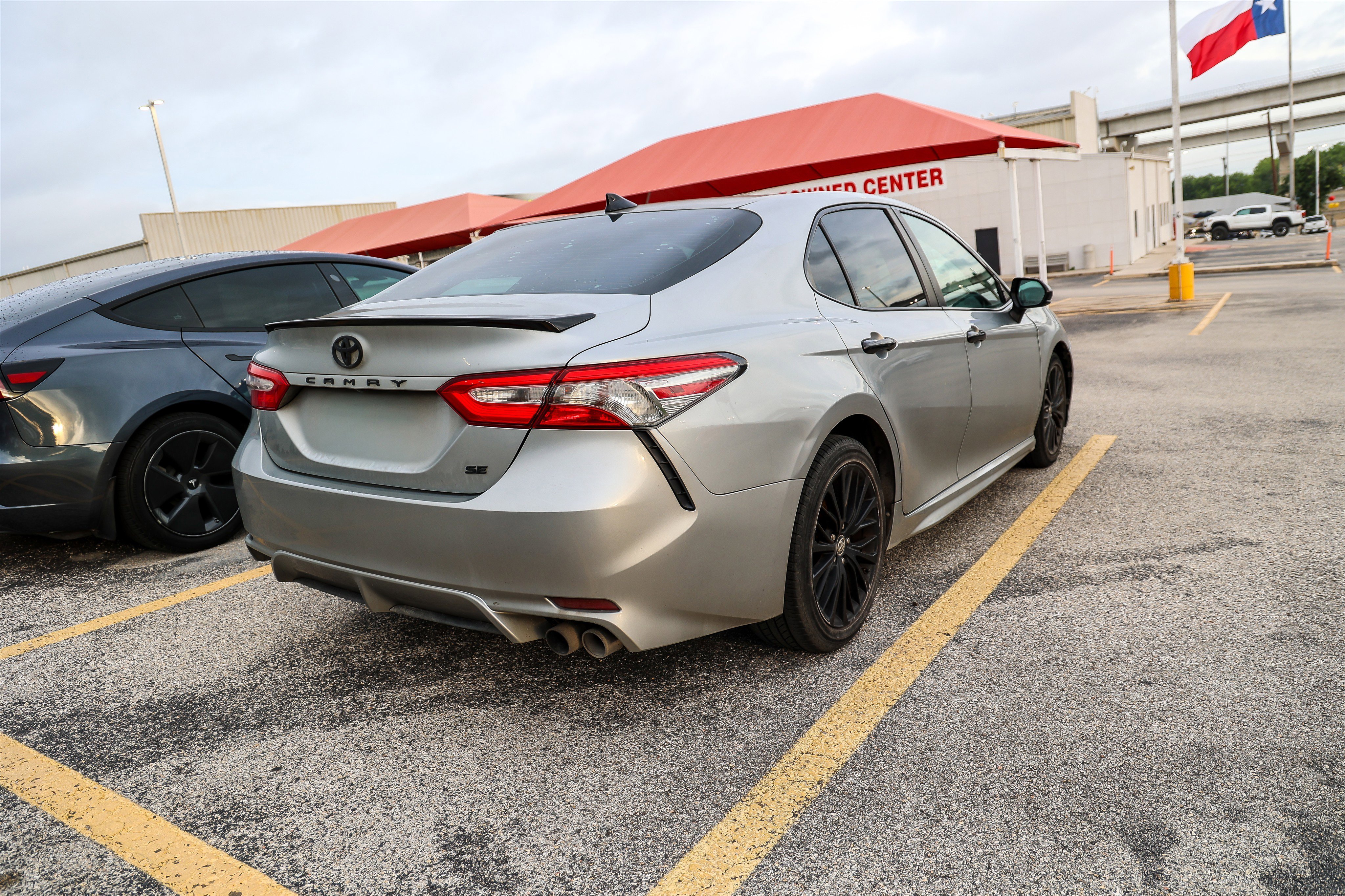 Used 2019 Silver Toyota SE image 7