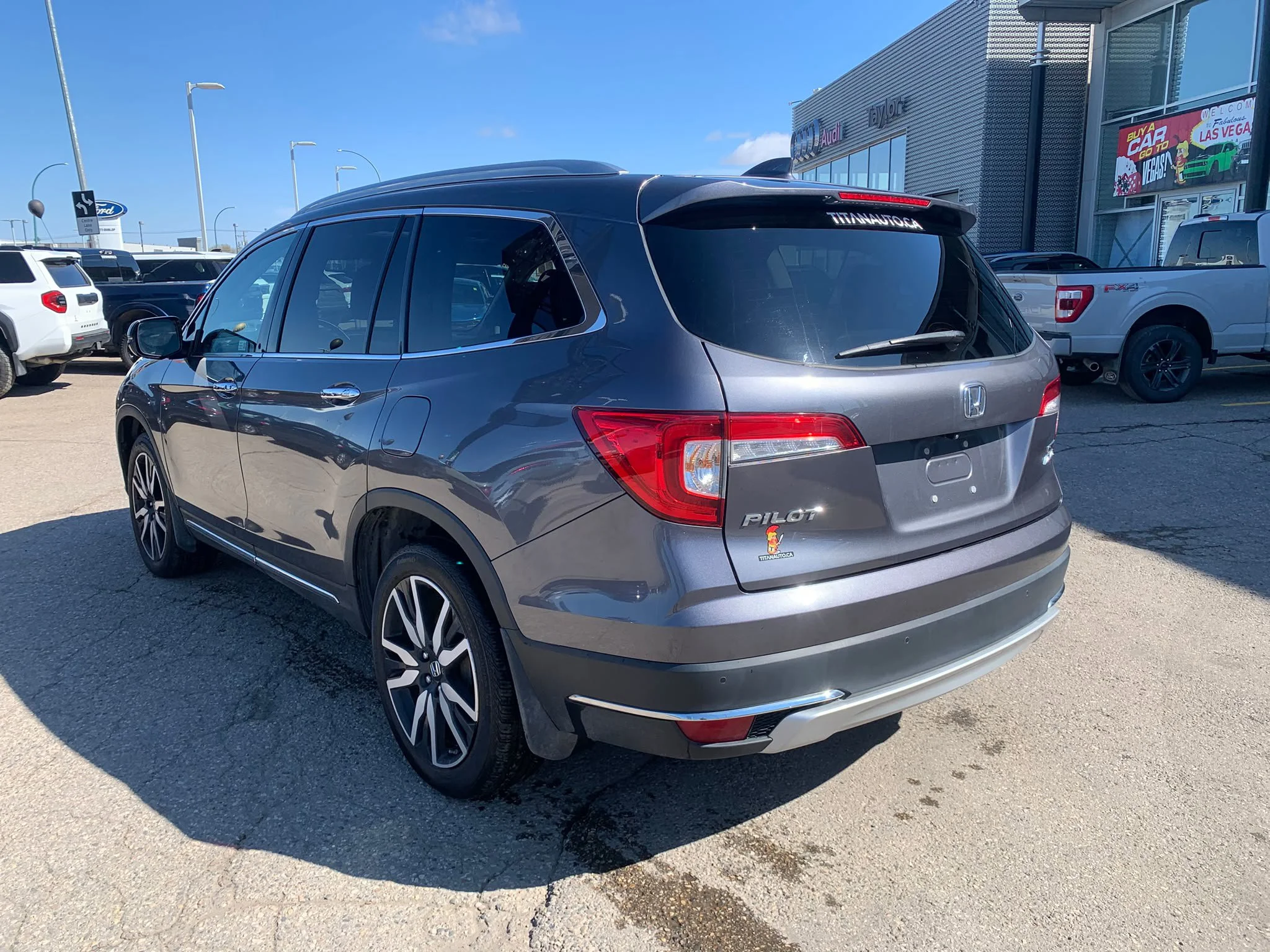 Certified Used 2021 Gray Honda Touring image 12
