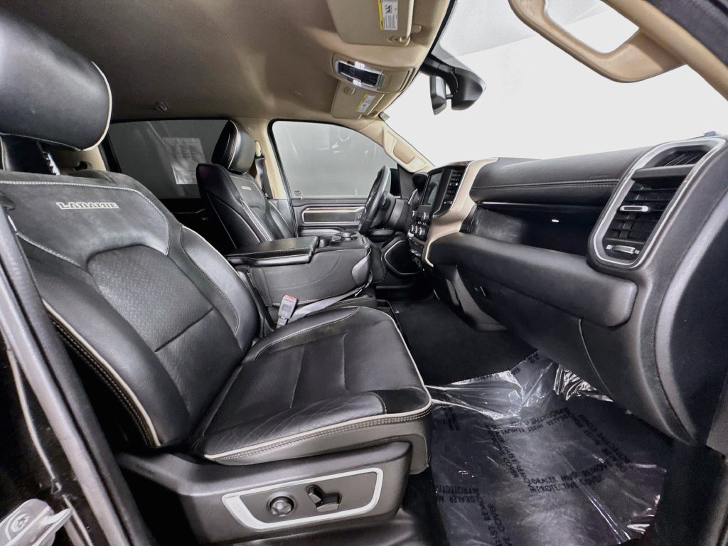 Used 2019 Diamond Black Crystal Pearlcoat Ram Laramie image 34