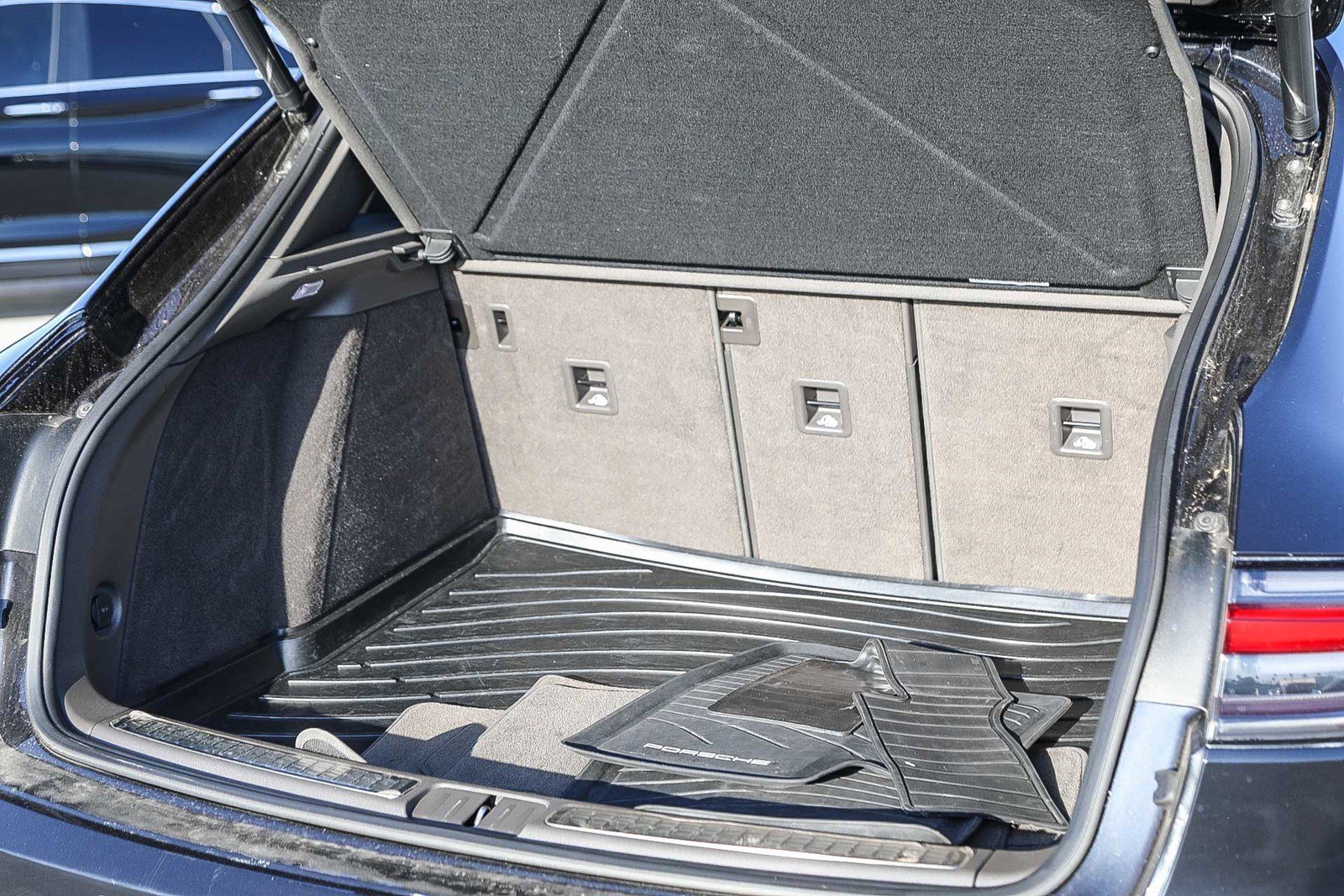 2022 Porsche Macan S - Photo 19
