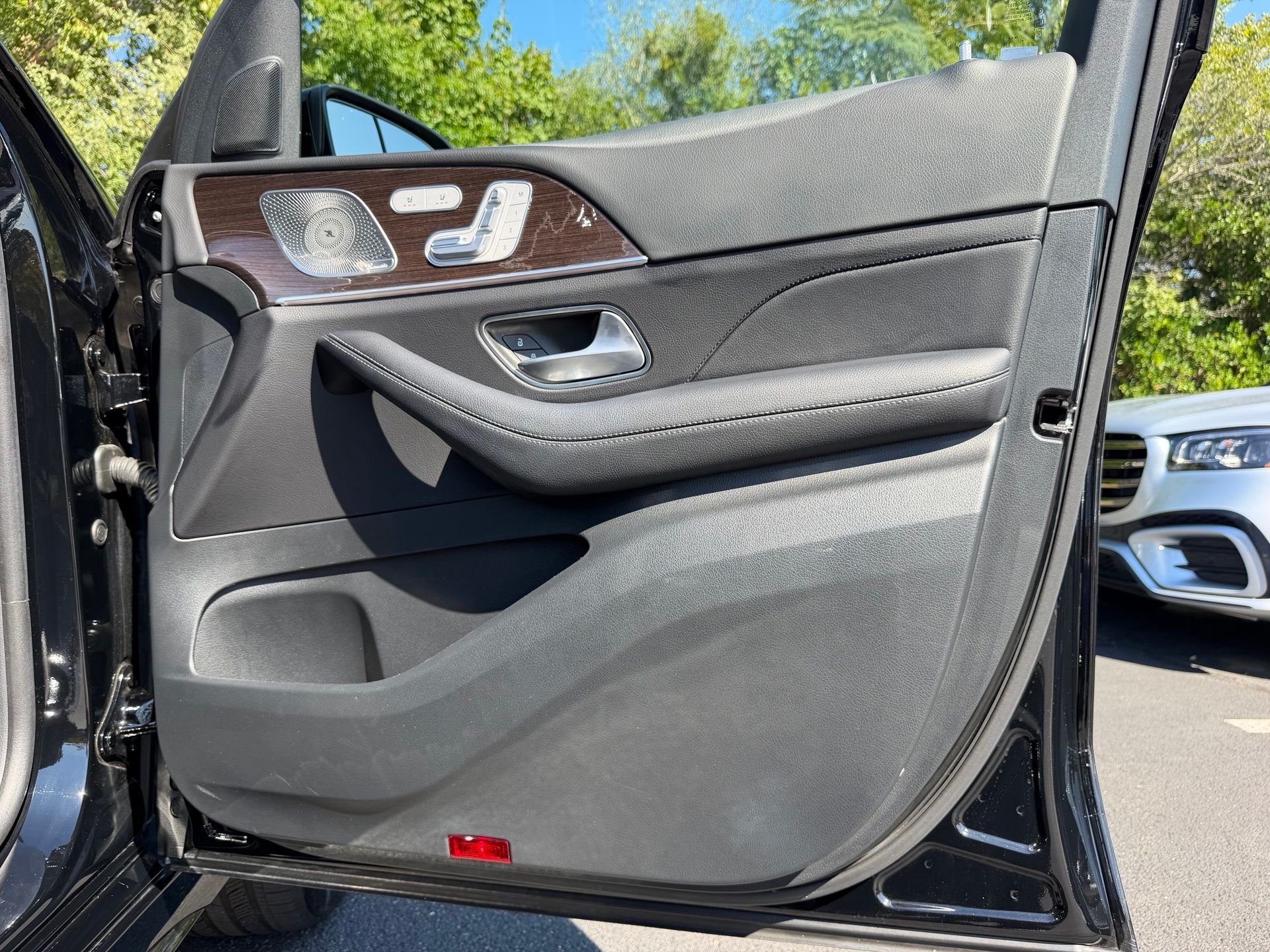 Certified Used 2025 Black Mercedes-Benz GLE 450e image 19