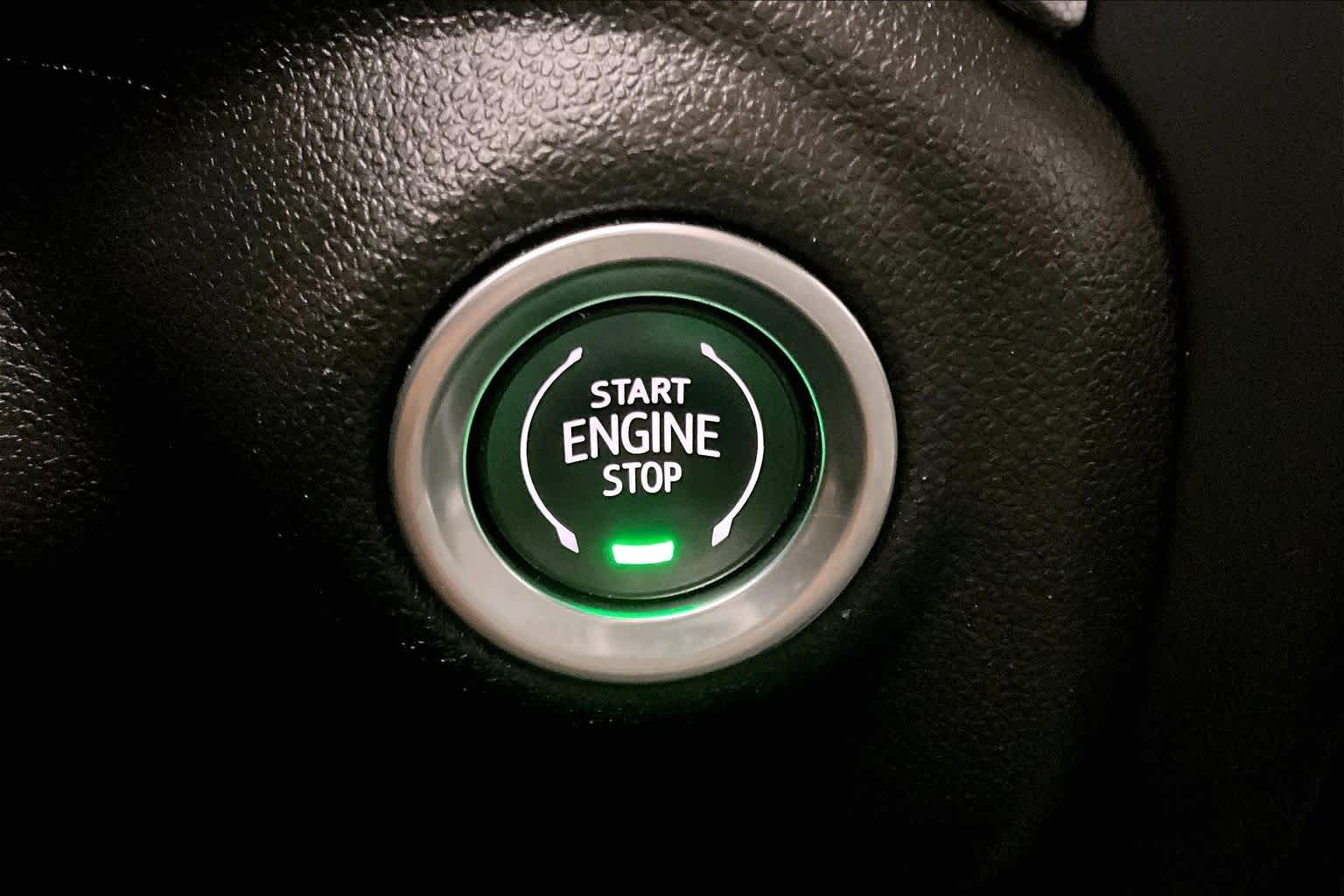 Used 2021 SUMMIT WHITE GMC Elevation image 33