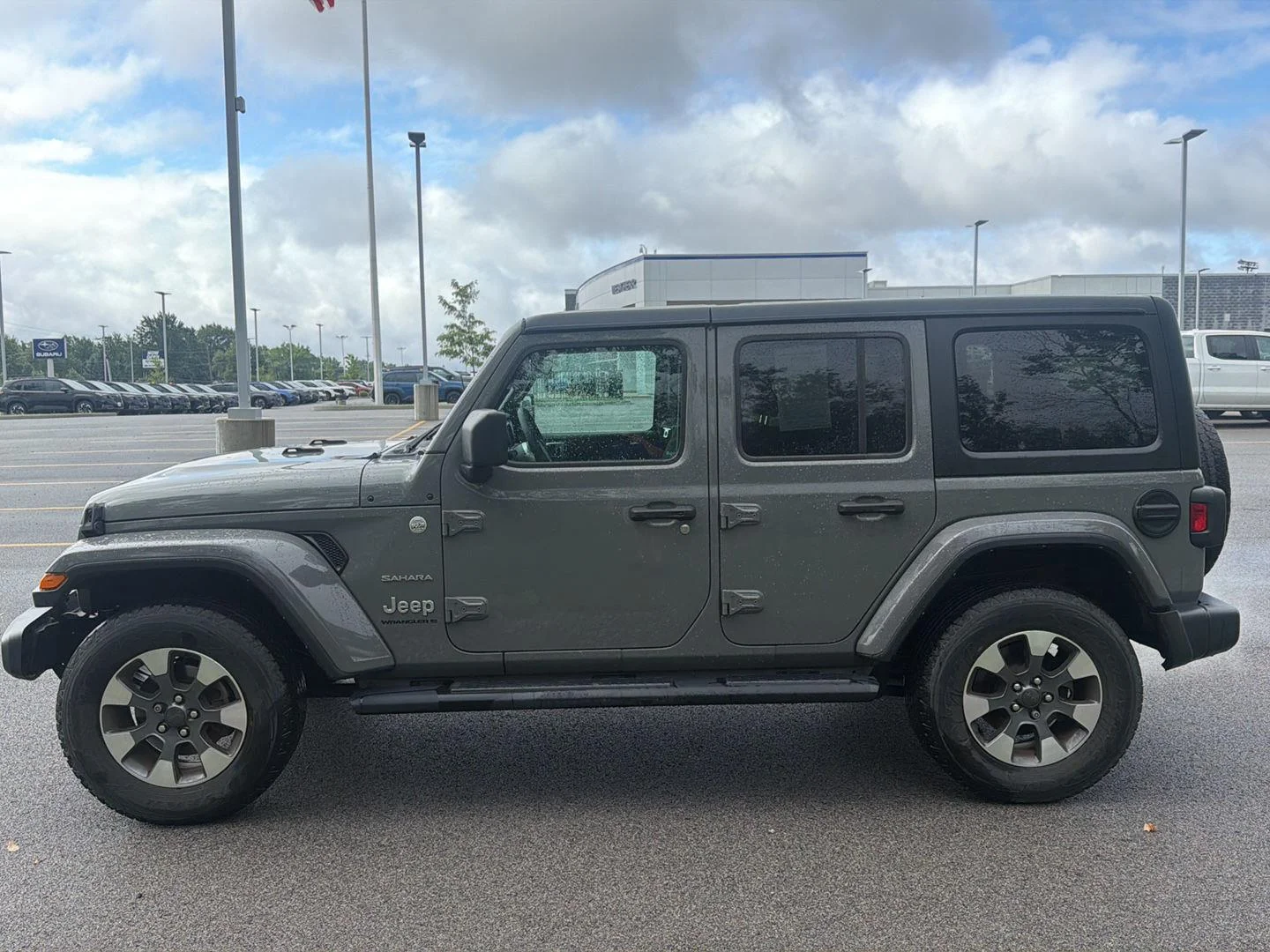 Used 2023 Sting-Gray Clearcoat Jeep Sahara image 7