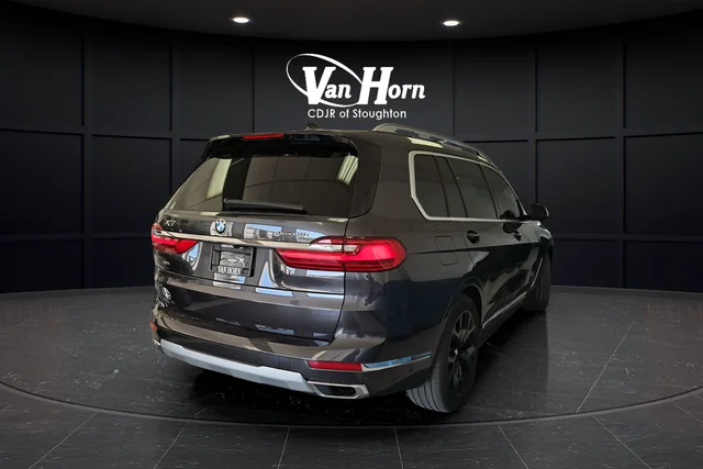Used 2022 Dark Graphite BMW xDrive40i image 7